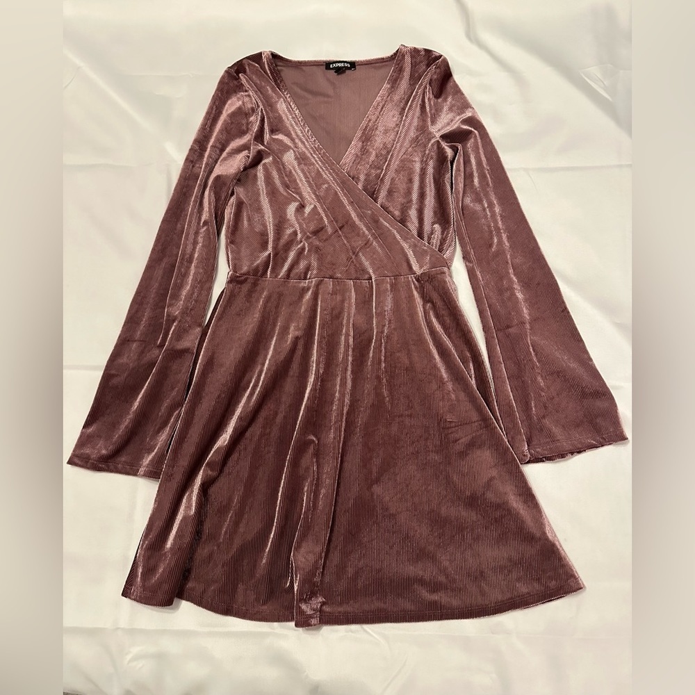 Express fit and flare long sleeve velvet dress mauve - Picture 2 of 4